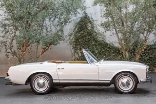 Foto 4 di 24: 1966 Mercedes Benz 230SL