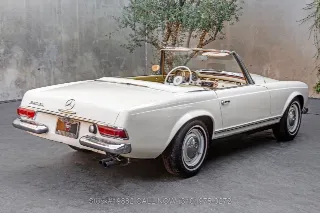 Foto 5 di 24: 1966 Mercedes Benz 230SL