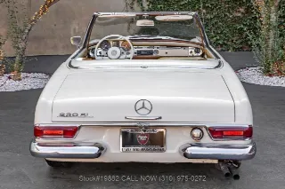 Foto 6 di 24: 1966 Mercedes Benz 230SL