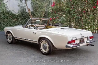 Foto 7 di 24: 1966 Mercedes Benz 230SL