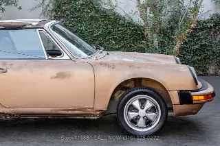 Foto 10 di 24: 1974 Porsche 911 Targa