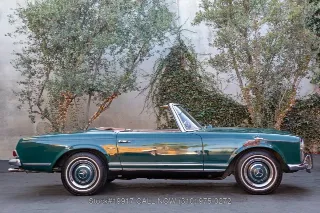 Foto 4 di 24: 1966 Mercedes Benz 230SL