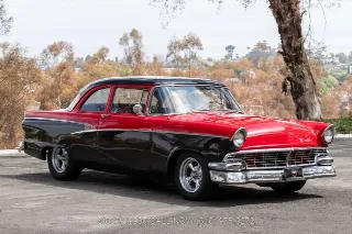 Foto 1 di 24: 1956 Ford Customline