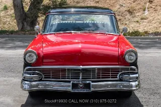 Foto 2 di 24: 1956 Ford Customline