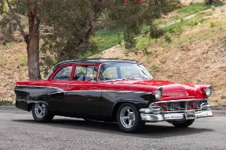 Foto 4 di 24: 1956 Ford Customline