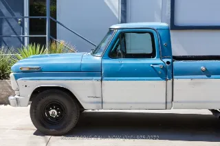Foto 12 di 24: 1968 Ford F 250 Custom Cab