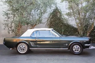 Foto 10 di 24: 1966 Ford Mustang A Code Convertible 3 Speed