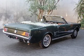 Foto 5 di 24: 1966 Ford Mustang A Code Convertible 3 Speed