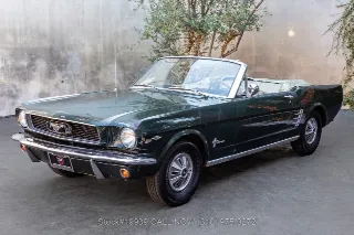 Foto 8 di 24: 1966 Ford Mustang A Code Convertible 3 Speed