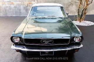 Foto 9 di 24: 1966 Ford Mustang A Code Convertible 3 Speed