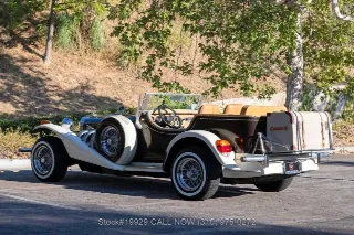 Foto 10 di 24: 1975 Excalibur Series III Phaeton