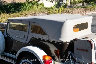 Foto 18 di 24: 1975 Excalibur Series III Phaeton