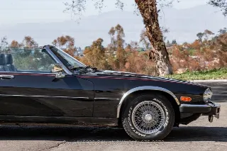 Foto 18 di 24: 1990 Jaguar XJS V12