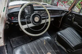 Foto 16 di 24: 1966 Mercedes Benz 200D W110 Fintail