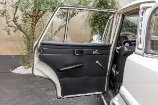 Foto 19 di 24: 1966 Mercedes Benz 200D W110 Fintail