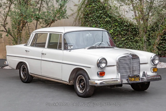 1966 Mercedes Benz 200D W110 Fintail