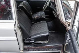 Foto 23 di 24: 1966 Mercedes Benz 200D W110 Fintail