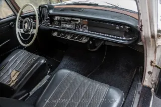 Foto 24 di 24: 1966 Mercedes Benz 200D W110 Fintail