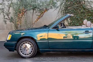 Foto 17 di 24: 1995 Mercedes Benz E320