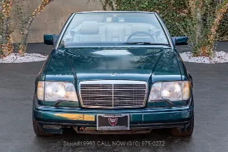 Foto 2 di 24: 1995 Mercedes Benz E320