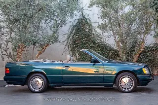 Foto 4 di 24: 1995 Mercedes Benz E320