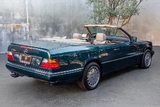 Foto 5 di 24: 1995 Mercedes Benz E320