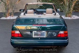 Foto 6 di 24: 1995 Mercedes Benz E320