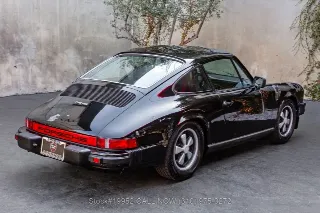 Foto 5 di 24: 1977 Porsche 911S