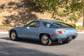 Foto 10 di 24: 1986 Porsche 928S