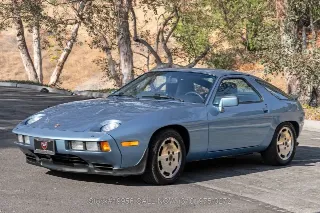 Foto 11 di 24: 1986 Porsche 928S