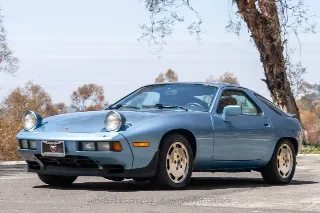 Foto 12 di 24: 1986 Porsche 928S