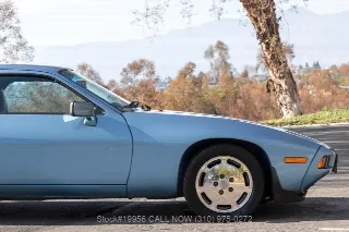 Foto 15 di 24: 1986 Porsche 928S