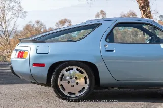 Foto 16 di 24: 1986 Porsche 928S