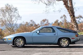 Foto 17 di 24: 1986 Porsche 928S