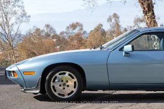 Foto 18 di 24: 1986 Porsche 928S