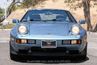 Foto 4 di 24: 1986 Porsche 928S