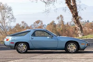 Foto 6 di 24: 1986 Porsche 928S