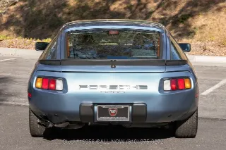 Foto 8 di 24: 1986 Porsche 928S