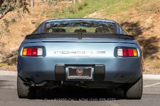 Foto 9 di 24: 1986 Porsche 928S