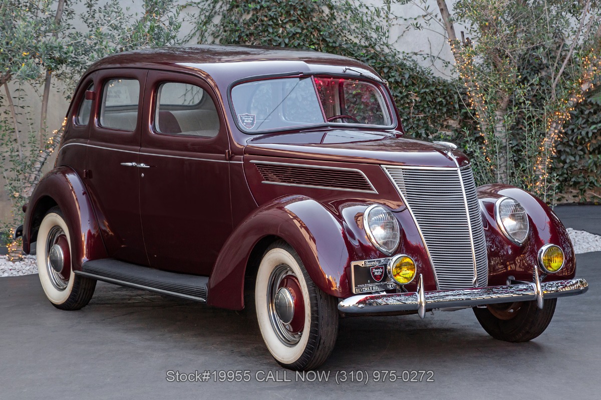 1937 Ford Deluxe Fordor Slant Back Sedan 3 Speed