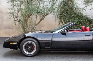 Foto 18 di 24: 1986 Chevrolet Corvette