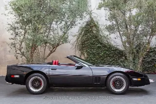 Foto 4 di 24: 1986 Chevrolet Corvette