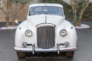 Foto 2 di 24: 1961 Bentley S2 Saloon