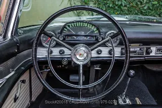 Foto 22 di 24: 1956 Ford Thunderbird