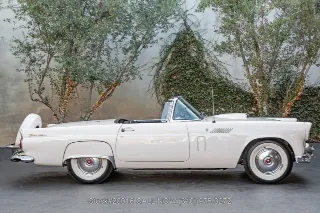 Foto 4 di 24: 1956 Ford Thunderbird
