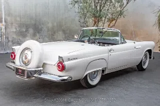 Foto 5 di 24: 1956 Ford Thunderbird