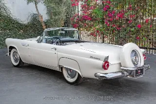 Foto 7 di 24: 1956 Ford Thunderbird