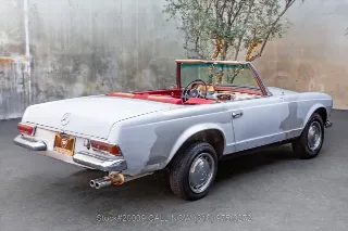 Foto 5 di 24: 1967 Mercedes Benz 250SL