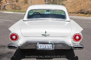 Foto 11 di 24: 1957 Ford Thunderbird