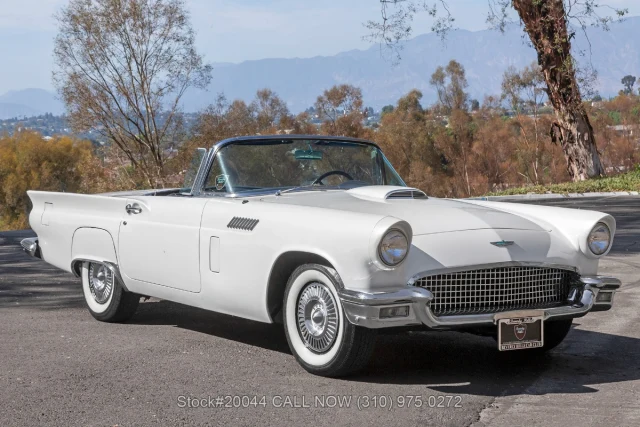 1957 Ford Thunderbird